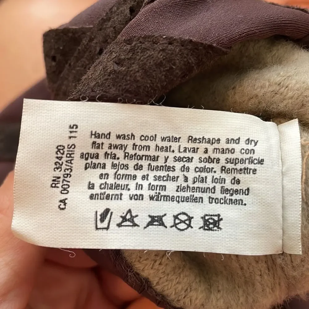 Isotoner brown‎ lined winter gloves - size medium